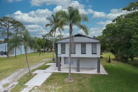 4916 Silver Oak Drive Fort Pierce FL 34982