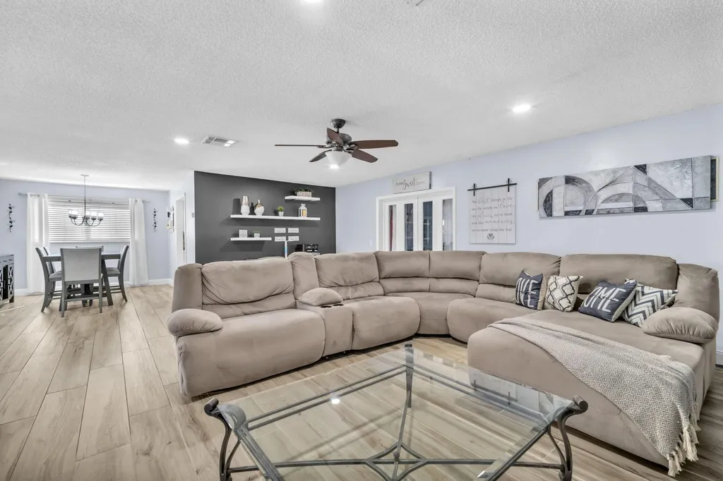 9591 Park Row Boca Raton FL 33428