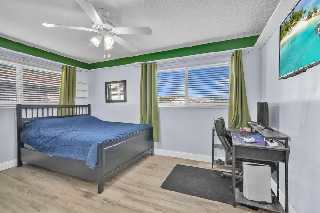 9591 Park Row Boca Raton FL 33428