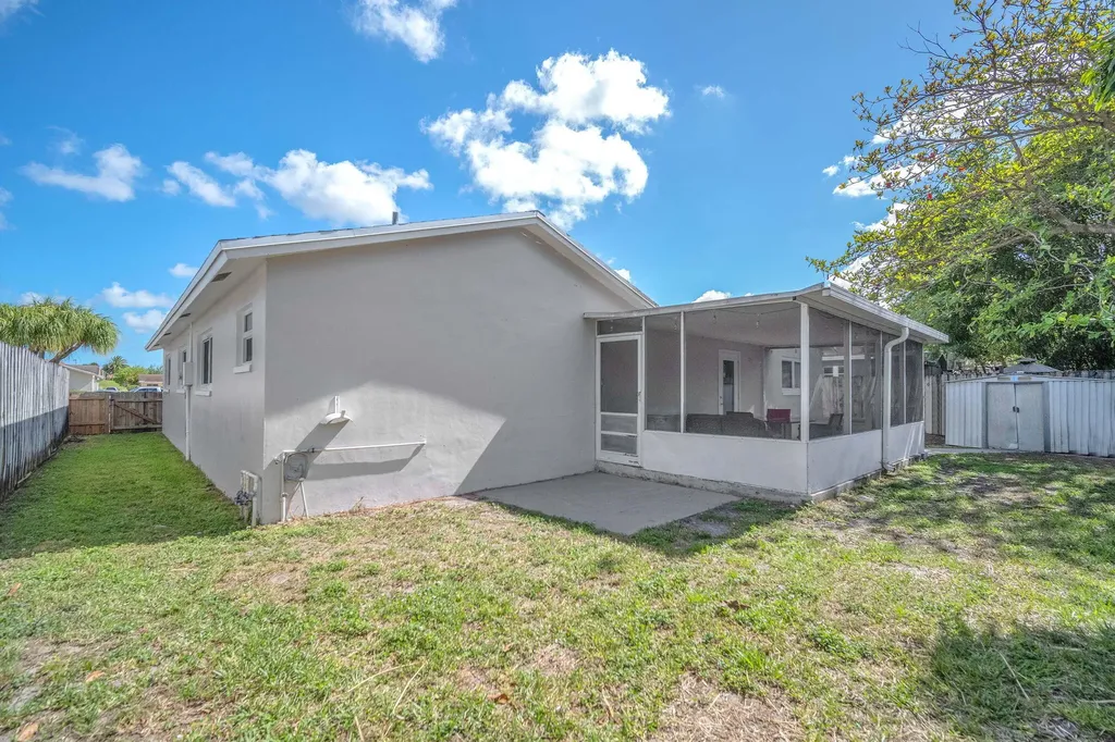 9591 Park Row Boca Raton FL 33428