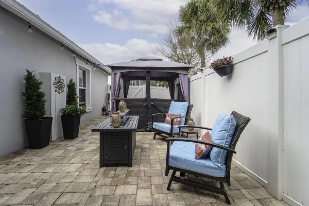 10487 SW Westlawn Boulevard Port St Lucie FL 34987