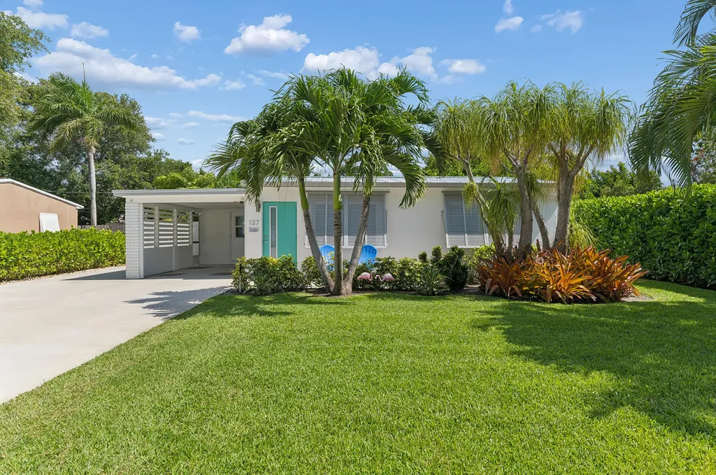 127 SW 10th Avenue Boynton Beach FL 33435