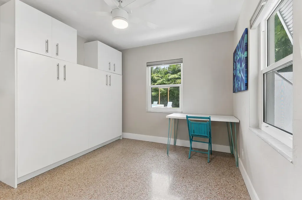 127 SW 10th Avenue Boynton Beach FL 33435