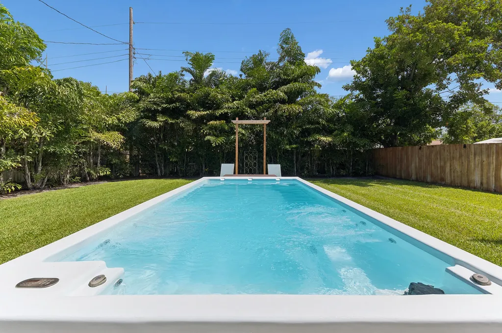 127 SW 10th Avenue Boynton Beach FL 33435
