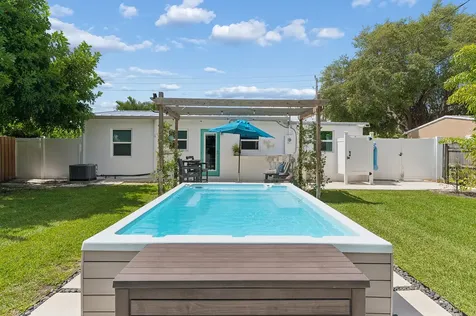 127 SW 10th Avenue Boynton Beach FL 33435
