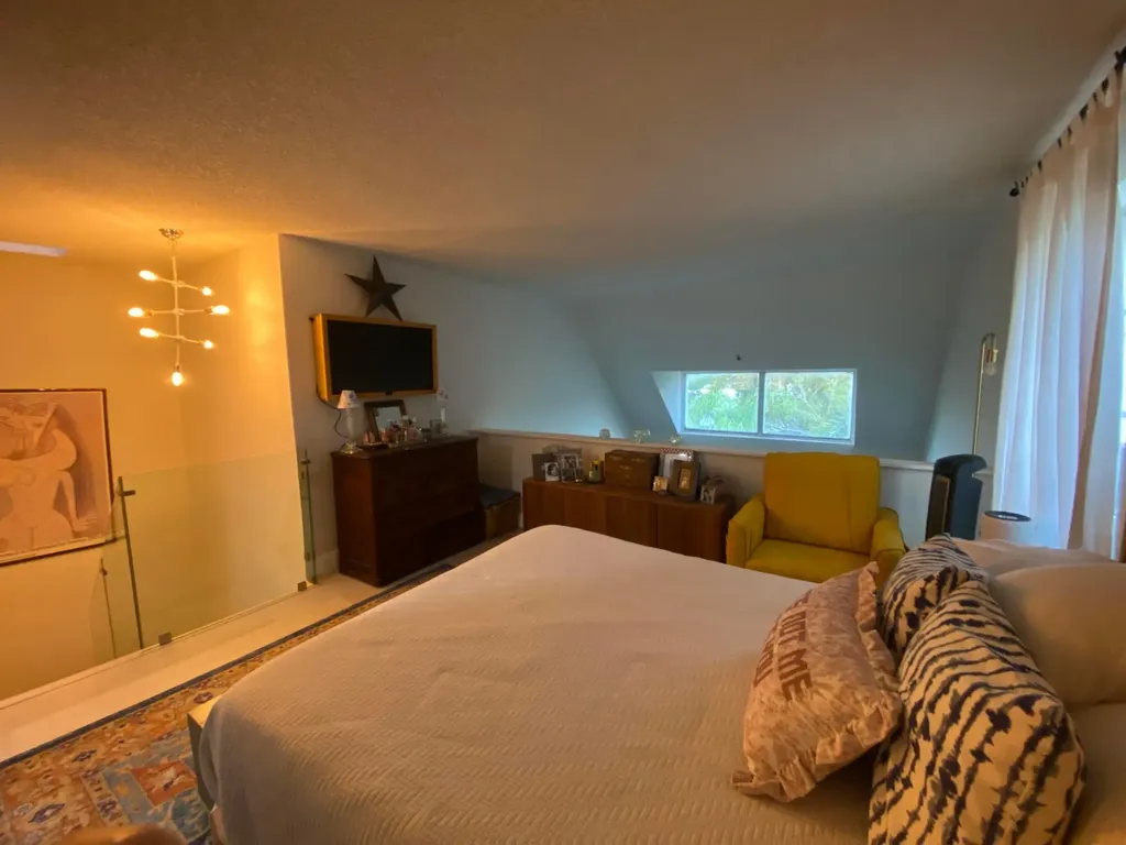 6886 N Kendall Drive Pinecrest FL 33156