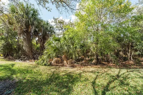 8944 SE Hawks Nest Court Hobe Sound FL 33455