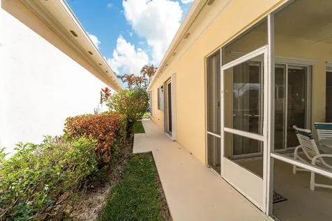 8944 SE Hawks Nest Court Hobe Sound FL 33455