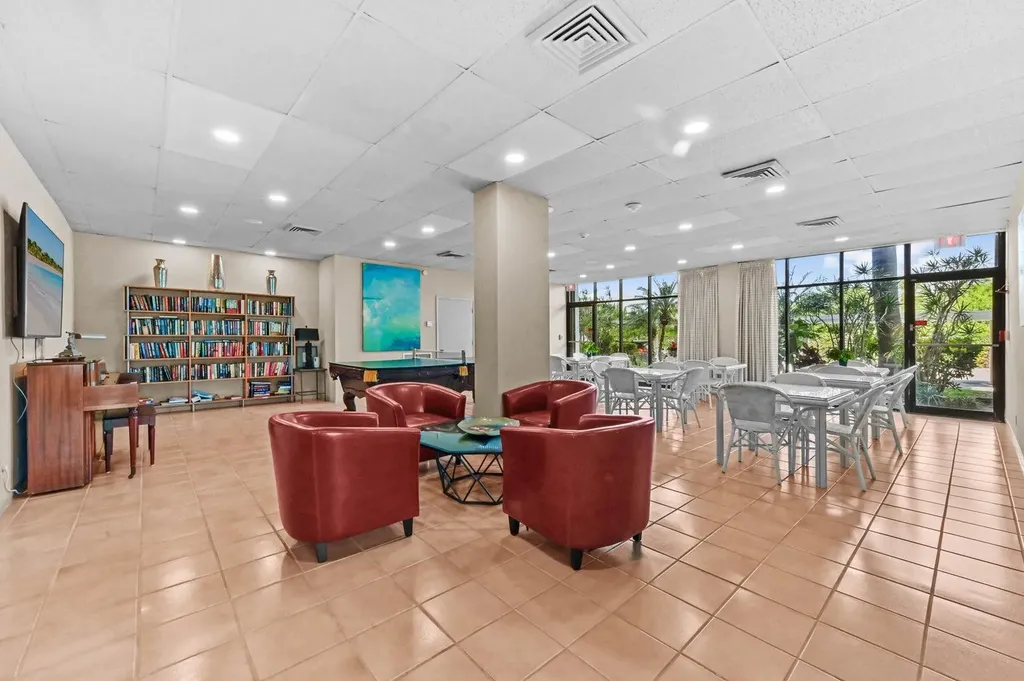 2400 Presidential Way West Palm Beach FL 33401