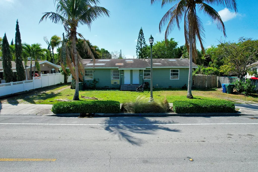1056 NE 34th Court Oakland Park FL 33334