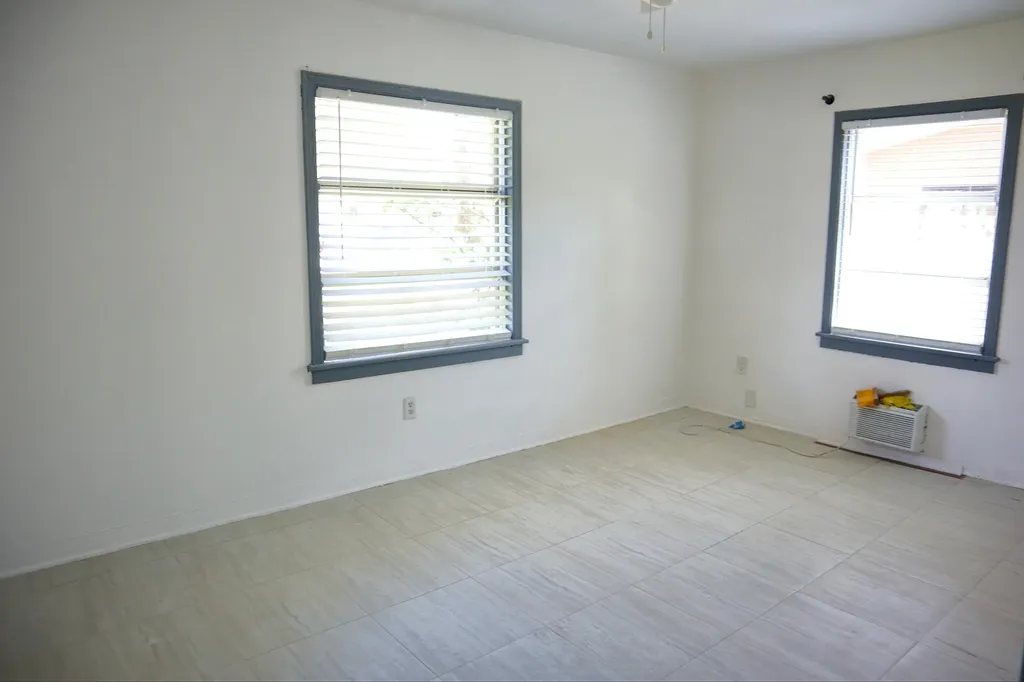 1056 NE 34th Court Oakland Park FL 33334