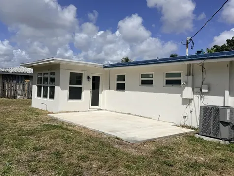 442 SW 14th Court Pompano Beach FL 33060