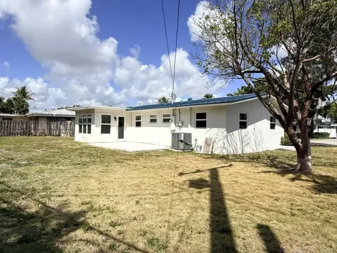 442 SW 14th Court Pompano Beach FL 33060