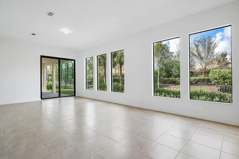 12035 N Baypoint Circle Parkland FL 33076