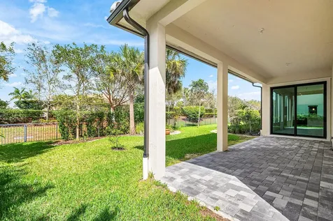 12035 N Baypoint Circle Parkland FL 33076