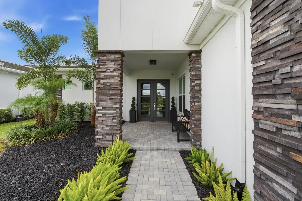10639 Vineyard Drive Port St Lucie FL 34987