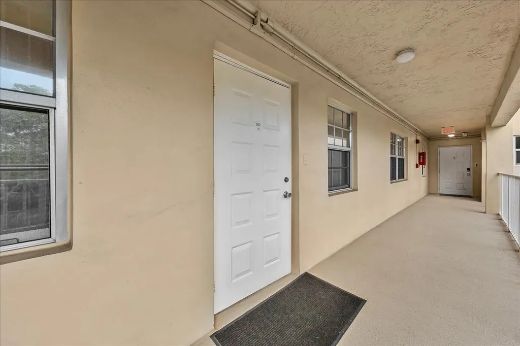 804 Cypress Grove Lane Pompano Beach FL 33069