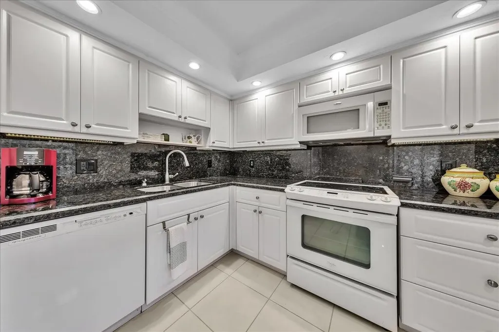 804 Cypress Grove Lane Pompano Beach FL 33069