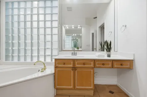 2466 Bay Isle Court Weston FL 33327