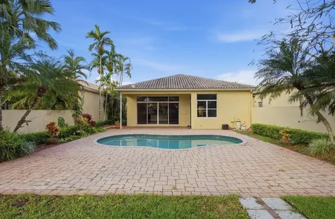2466 Bay Isle Court Weston FL 33327