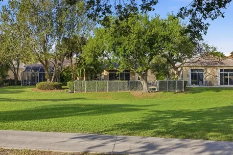 2466 Bay Isle Court Weston FL 33327