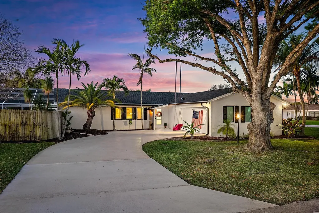 4303 Elm Avenue Palm Beach Gardens FL 33410