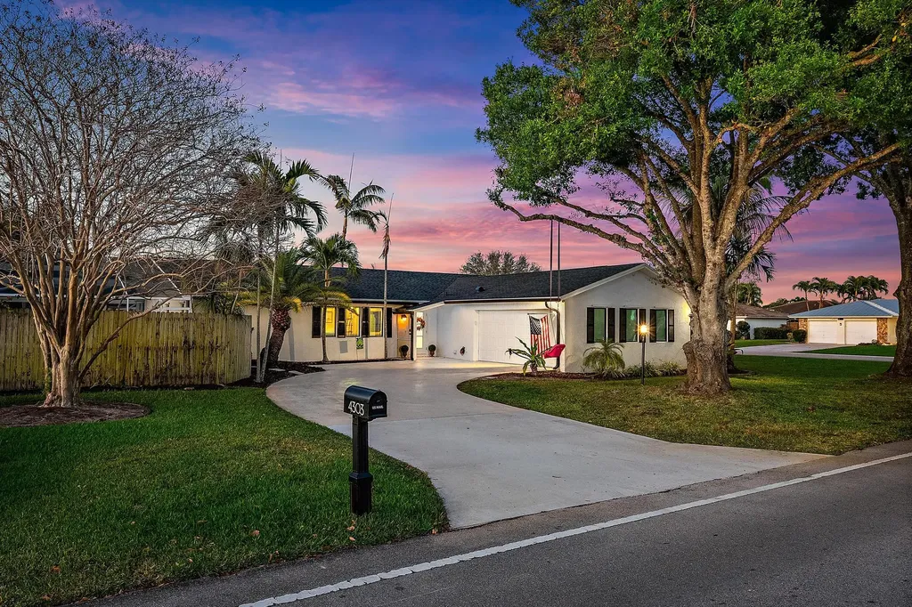 4303 Elm Avenue Palm Beach Gardens FL 33410