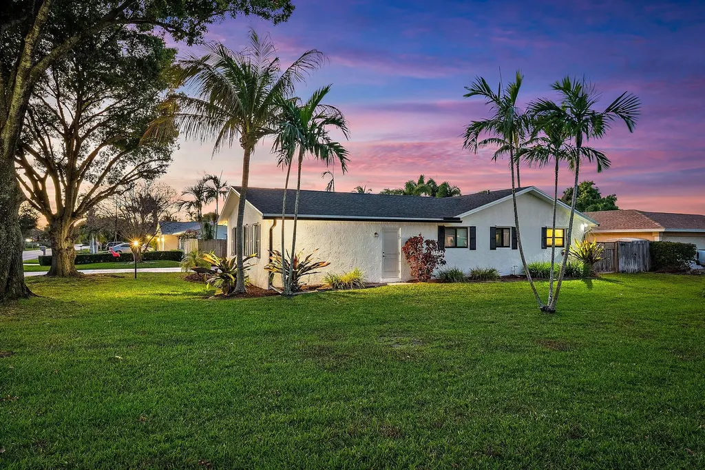 4303 Elm Avenue Palm Beach Gardens FL 33410