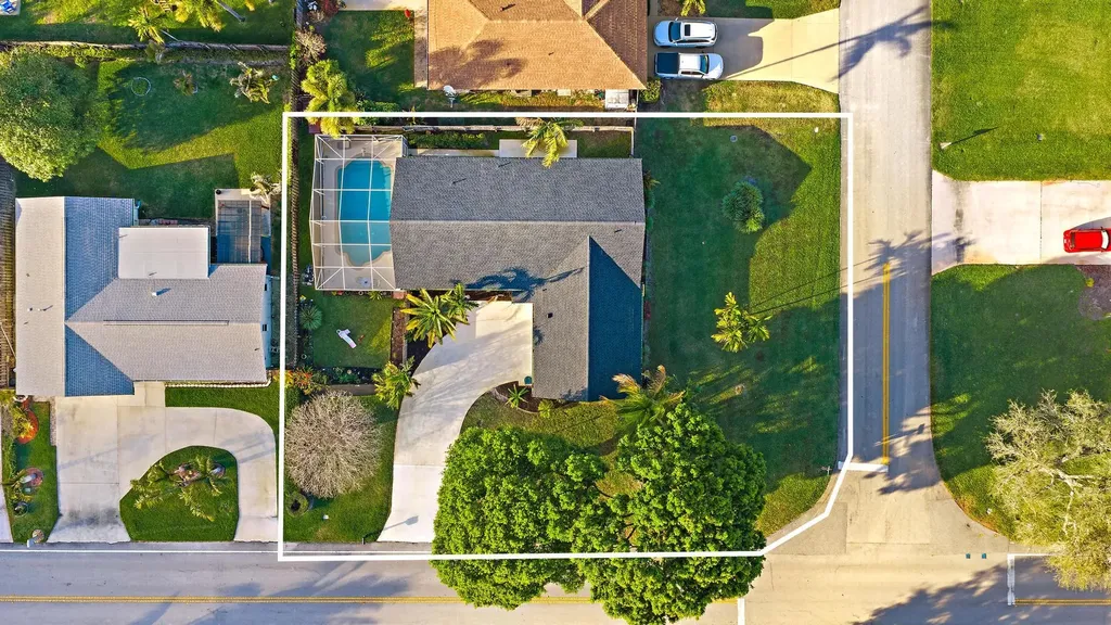 4303 Elm Avenue Palm Beach Gardens FL 33410
