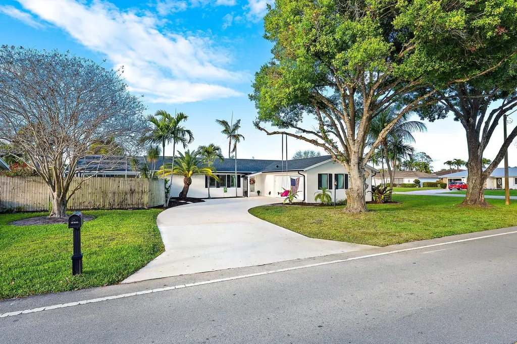 4303 Elm Avenue Palm Beach Gardens FL 33410