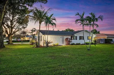 4303 Elm Avenue Palm Beach Gardens FL 33410