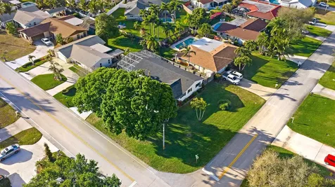 4303 Elm Avenue Palm Beach Gardens FL 33410