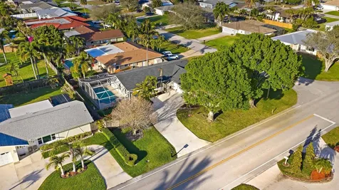 4303 Elm Avenue Palm Beach Gardens FL 33410