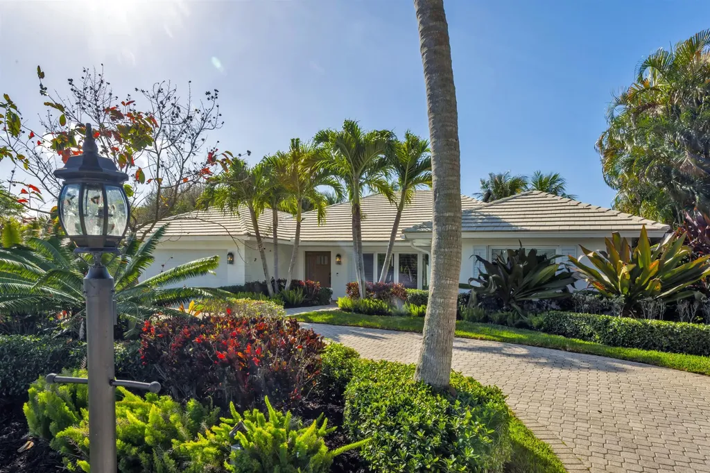 2720 Cardinal Circle Gulf Stream FL 33483