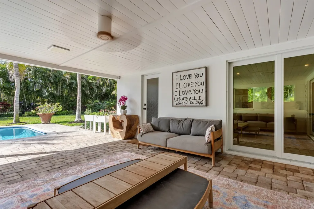 2720 Cardinal Circle Gulf Stream FL 33483