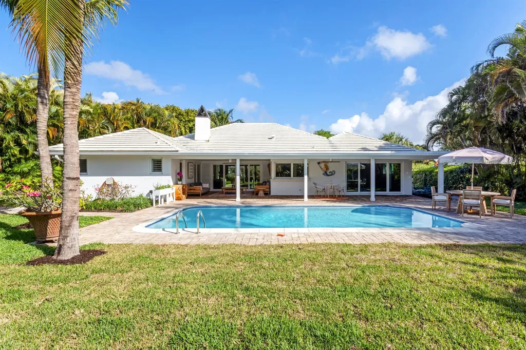 2720 Cardinal Circle Gulf Stream FL 33483