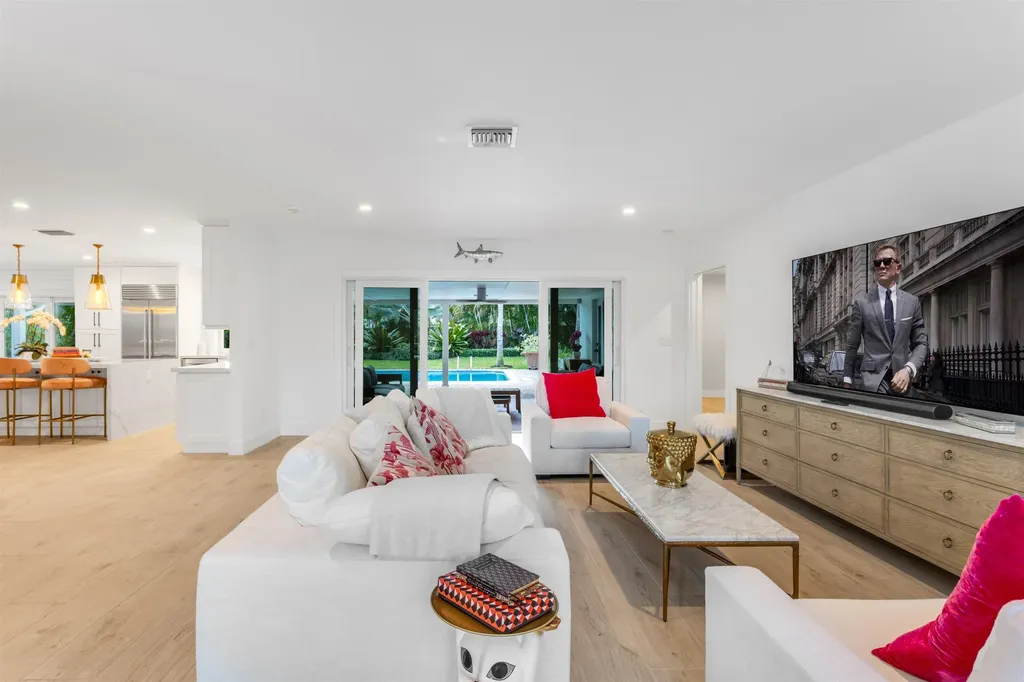 2720 Cardinal Circle Gulf Stream FL 33483