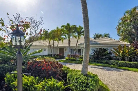 2720 Cardinal Circle Gulf Stream FL 33483