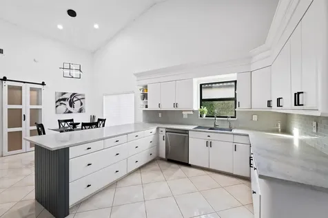 8505 NW 77th Street Tamarac FL 33321