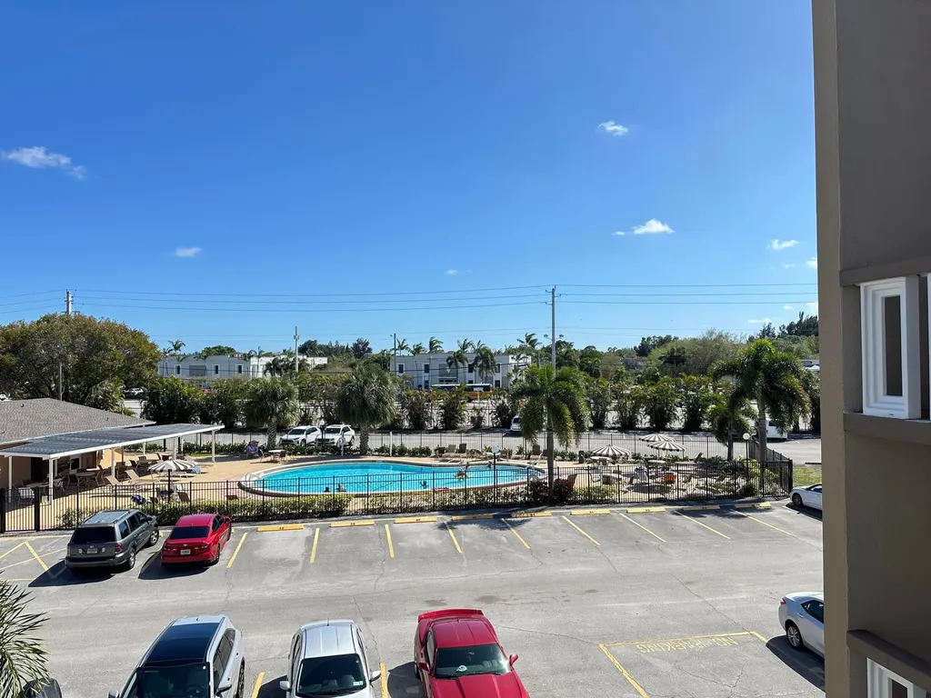 352 Southampton C West Palm Beach FL 33417
