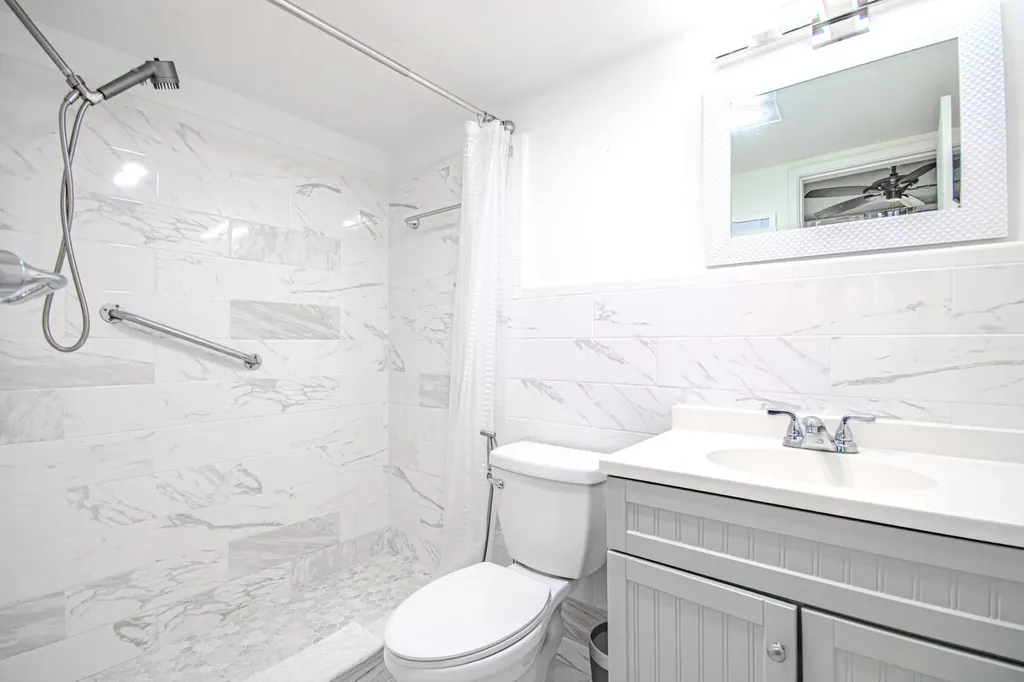 660 Glouchester Street Boca Raton FL 33487