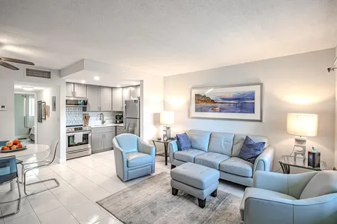 660 Glouchester Street Boca Raton FL 33487