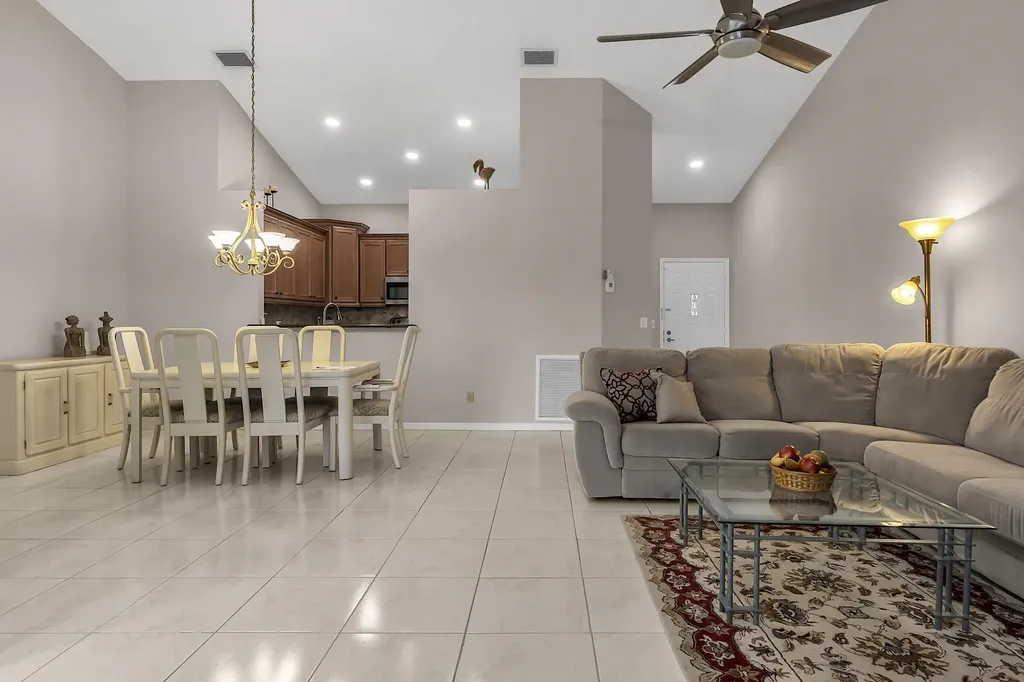 8322 Mooring Circle Boynton Beach FL 33472