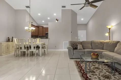 8322 Mooring Circle Boynton Beach FL 33472