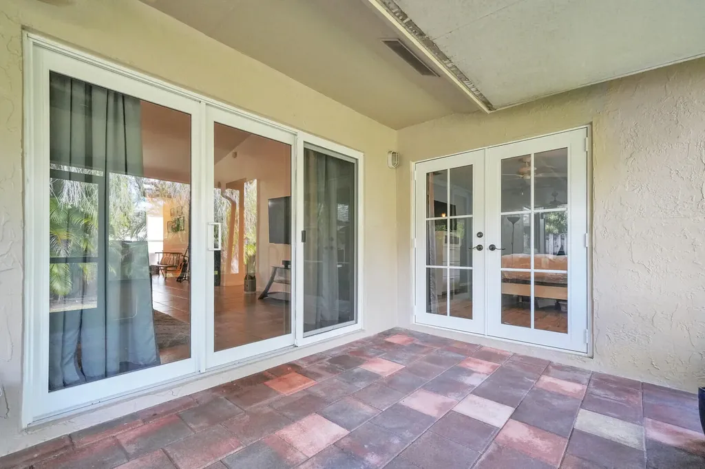 1393 SW 151st Way Sunrise FL 33326
