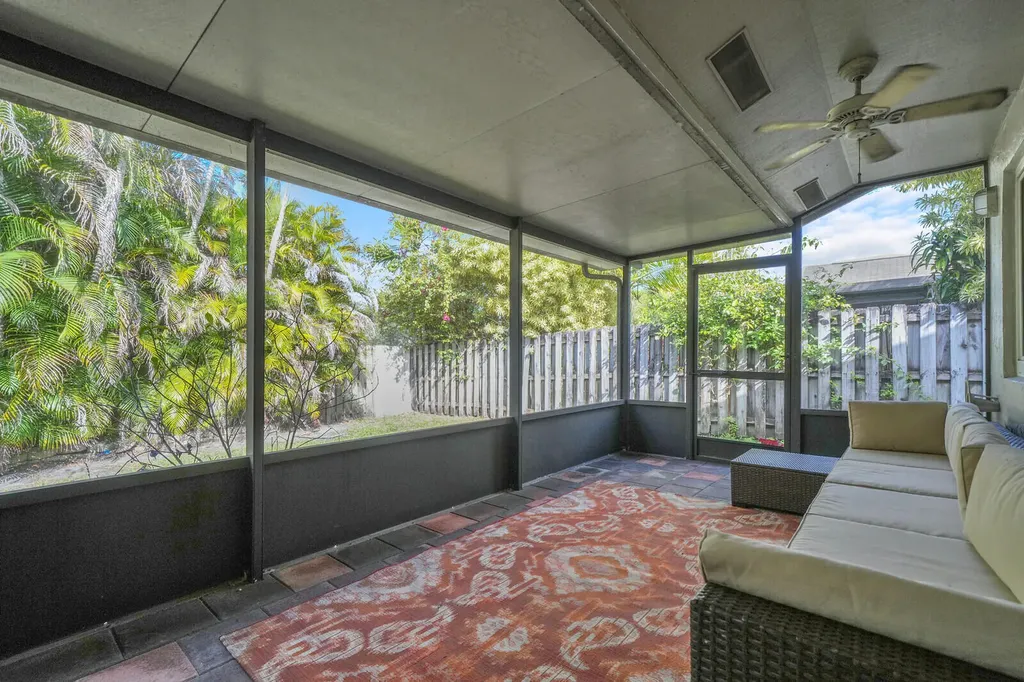 1393 SW 151st Way Sunrise FL 33326