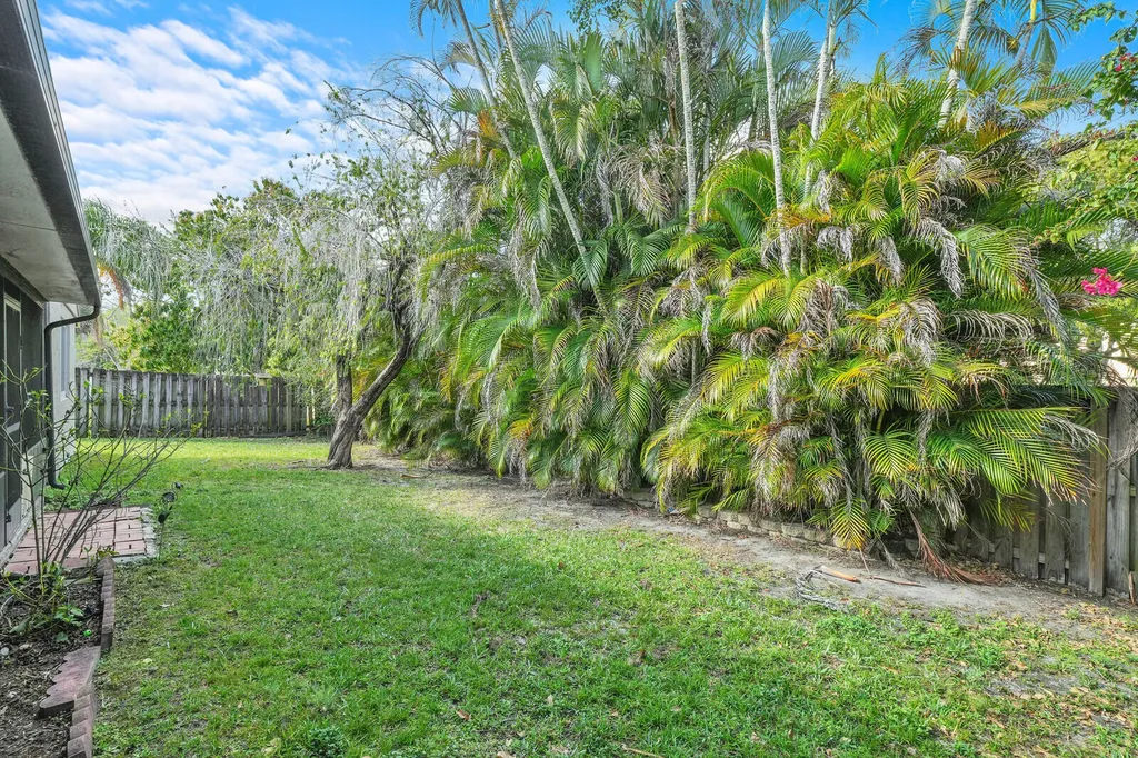 1393 SW 151st Way Sunrise FL 33326