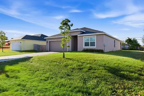 1314 SW Goodman Avenue Port St Lucie FL 34953