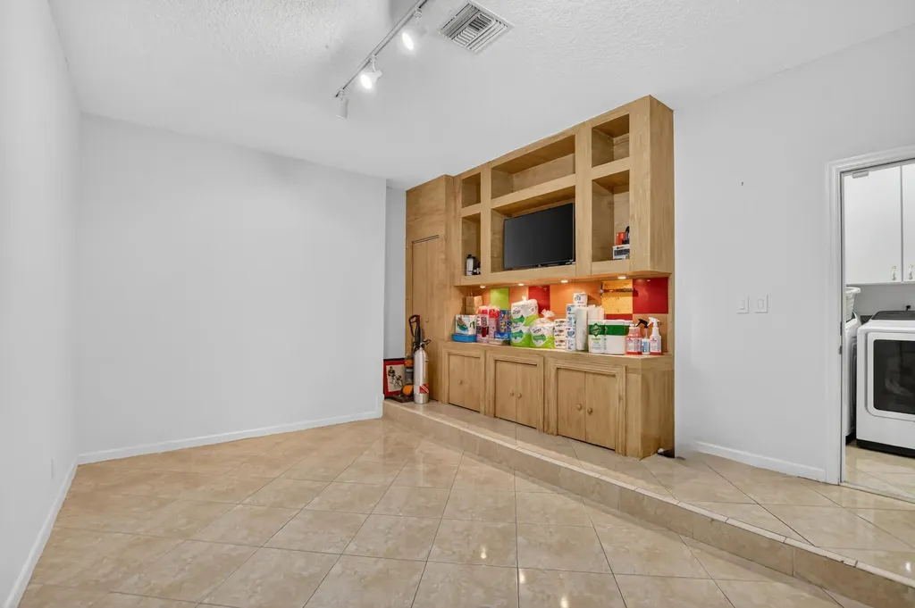 893 Forest Glen Lane Wellington FL 33414
