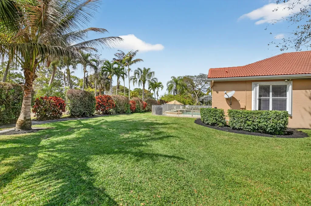 893 Forest Glen Lane Wellington FL 33414